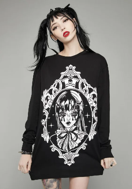 Edgy Fashion Haunted Portrait Oversized Tee