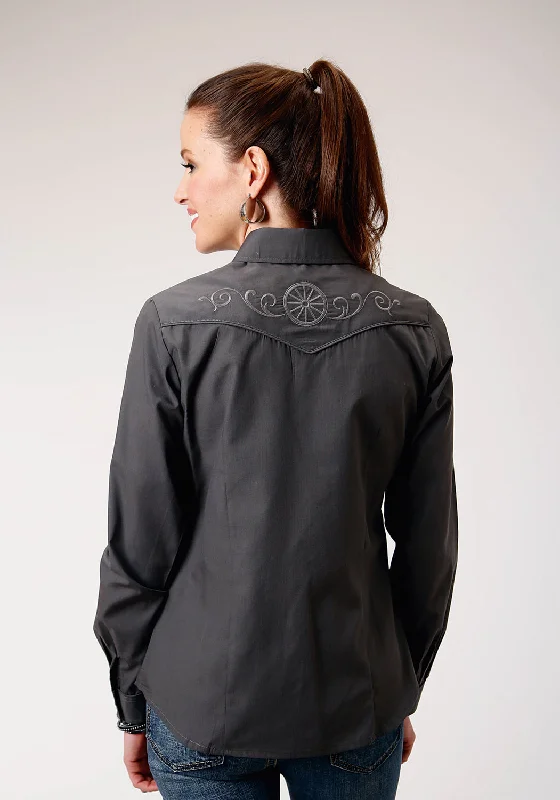 Subtle Sophistication Roper Womens Broadcloth Dark Charcoal Grey Cotton Blend L/S Shirt