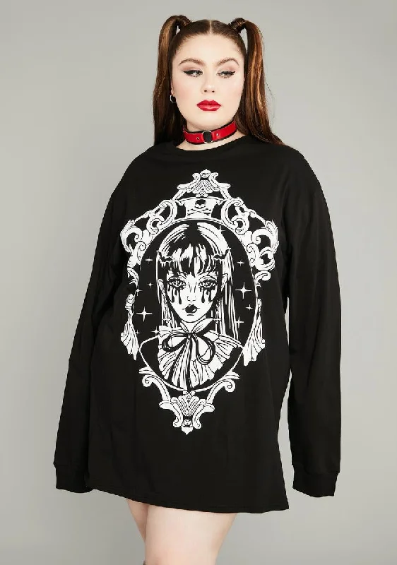 High End Women's Wear Hidden Haunted Portrait Oversized Tee