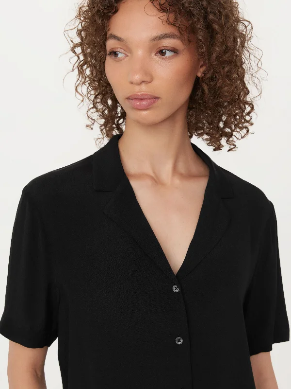 Sophisticated Outfits The Camp Collar Blouse in Black